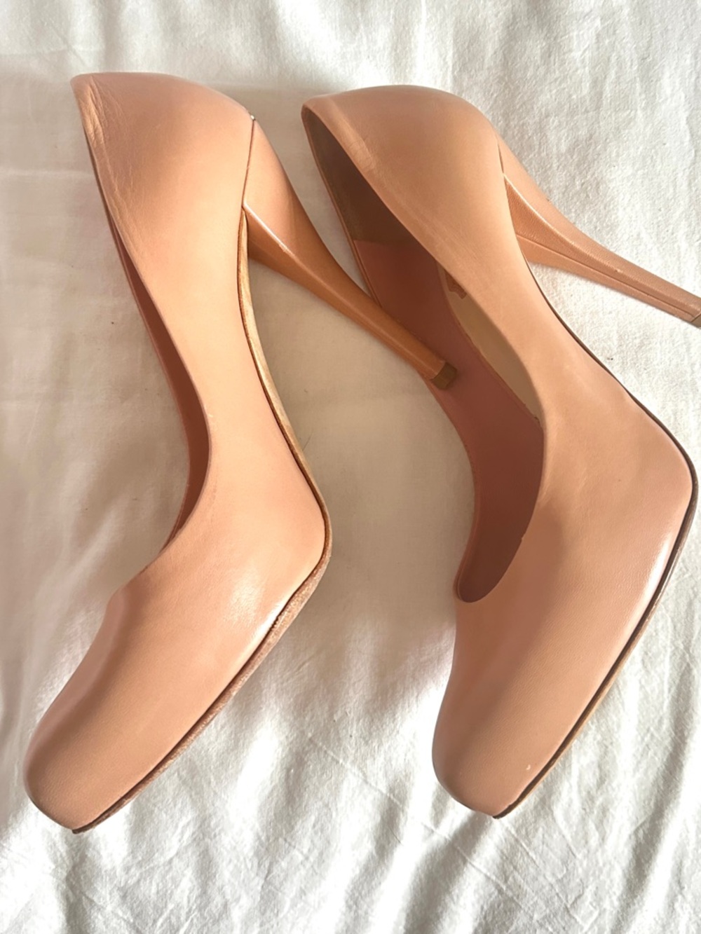 Dior Beige Leather Pointed Toe Pumps - Picture 2 of 8